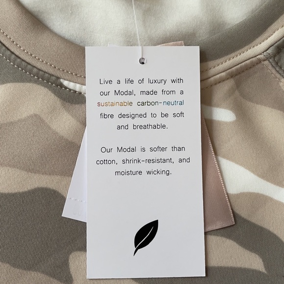 Camo Sweatshirt Short Sleeve XS NWT Sand Gray White - Picture 8 of 9